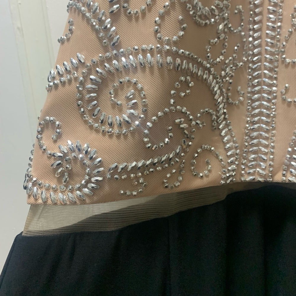 Formal Dress - Picture 3 of 6